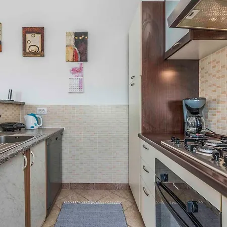 Meryem * Labin (Istria)